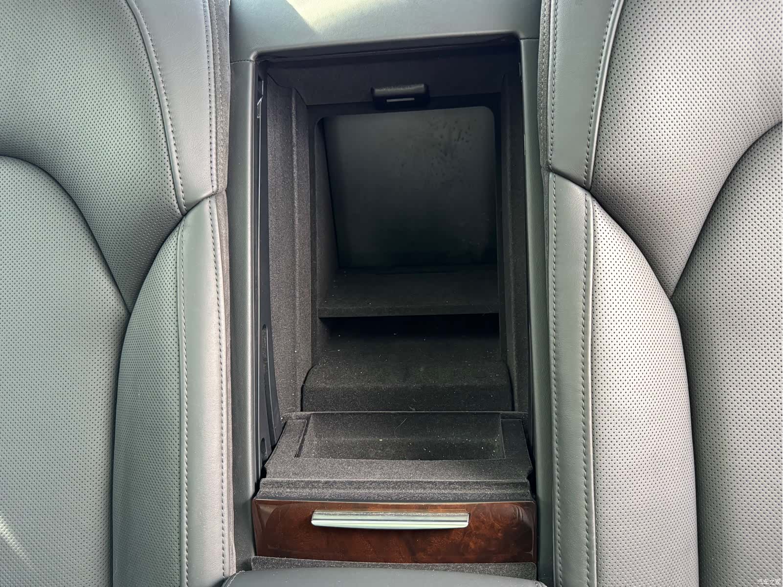 Audi A8L, 2014 23