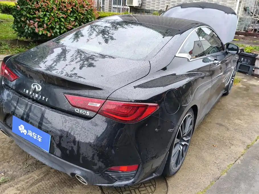 Infiniti Q60