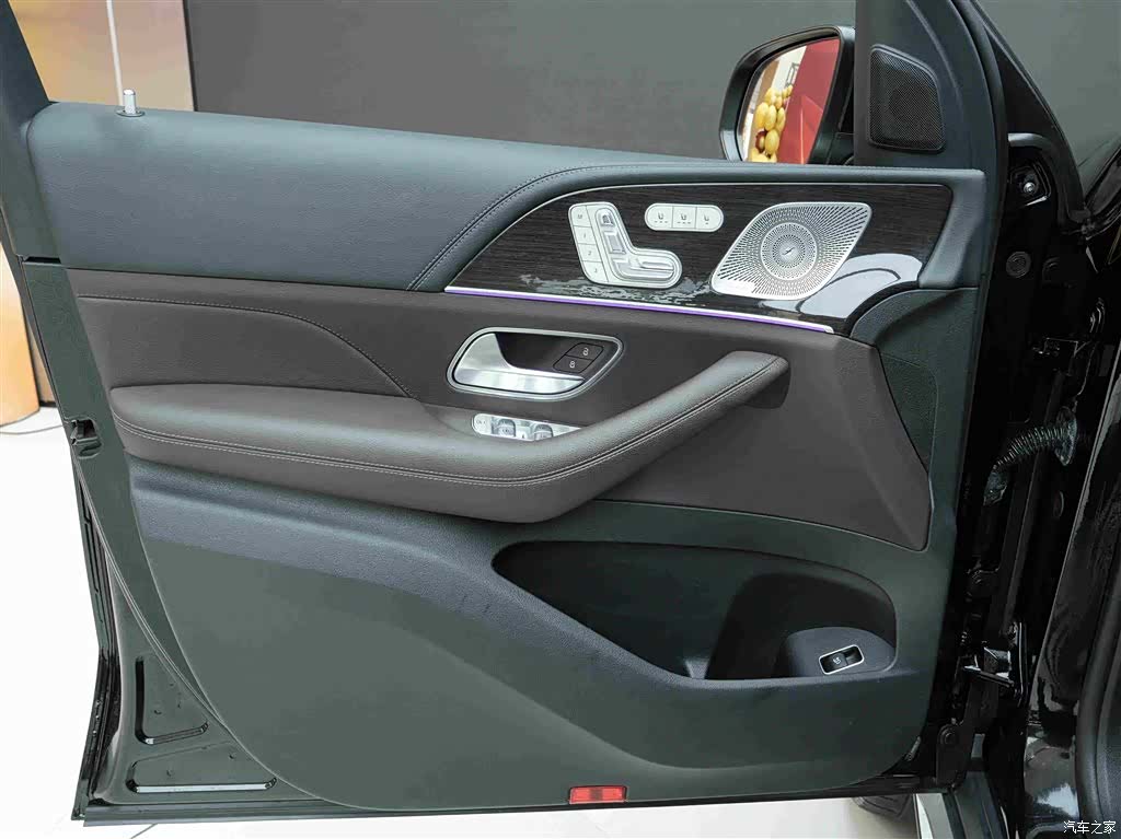 Mercedes-Benz GLS, 2023 14