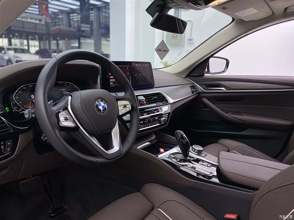 BMW 5 Series, 2022 все фото