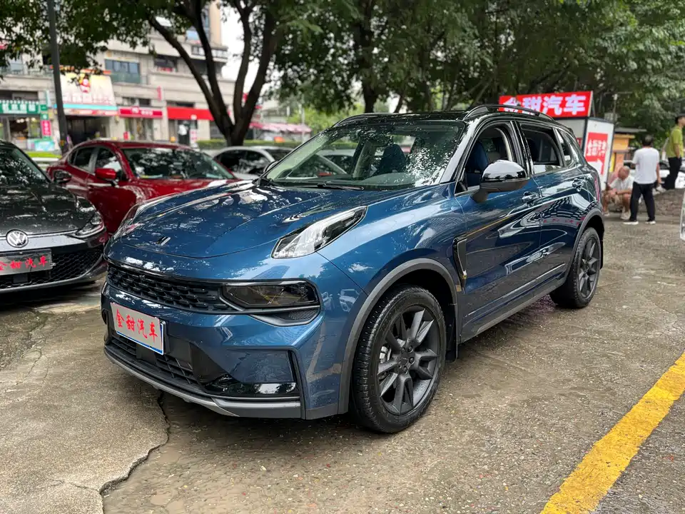 Lynk & Co 01