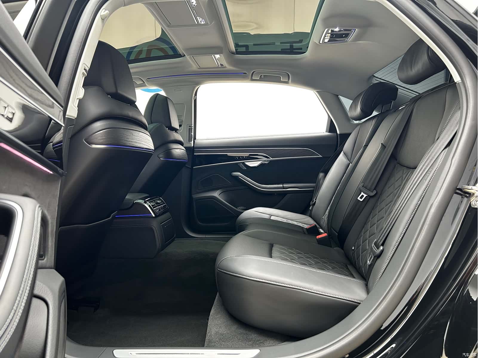 Audi A8L, 2023 10