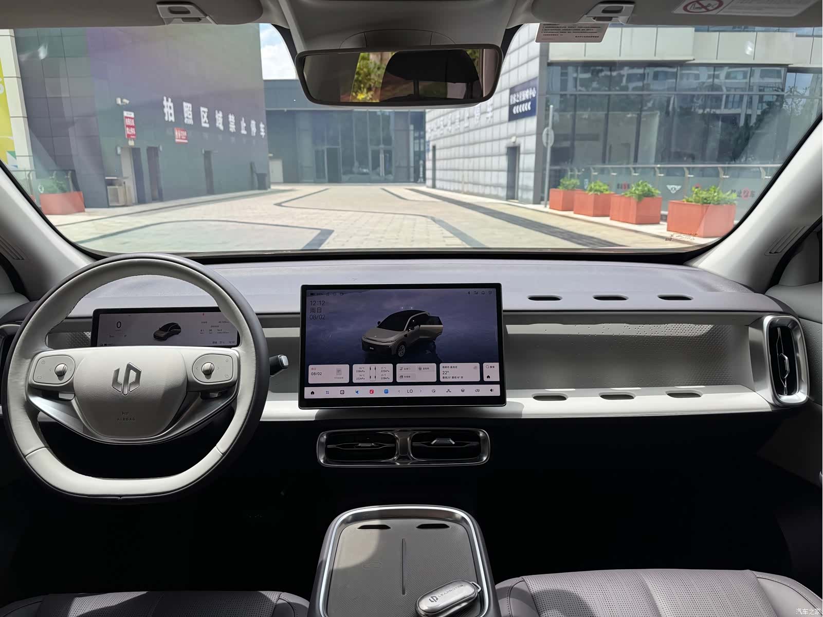 Leapmotor B01, 2025 12
