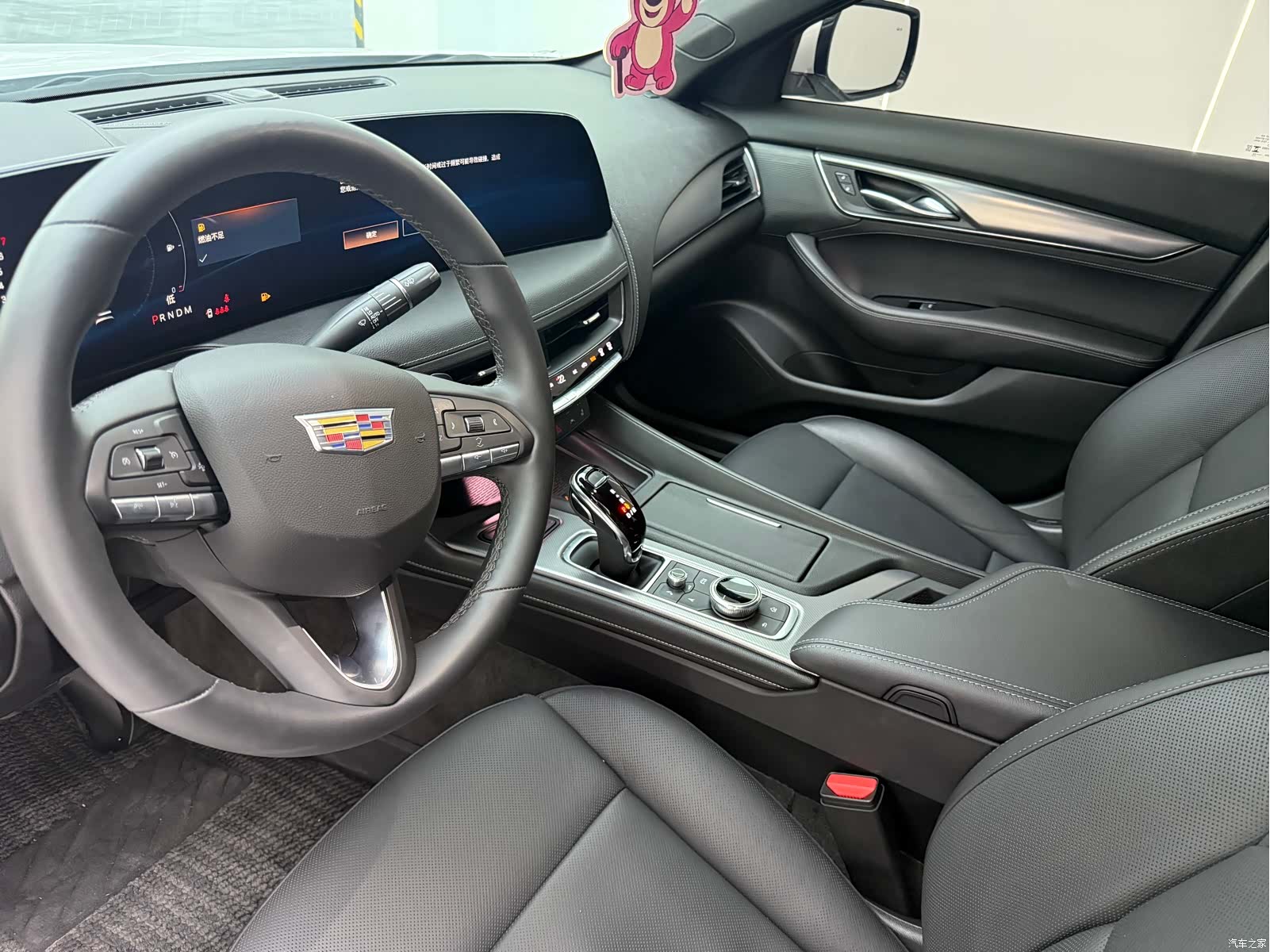 Cadillac CT5, 2024 все фото