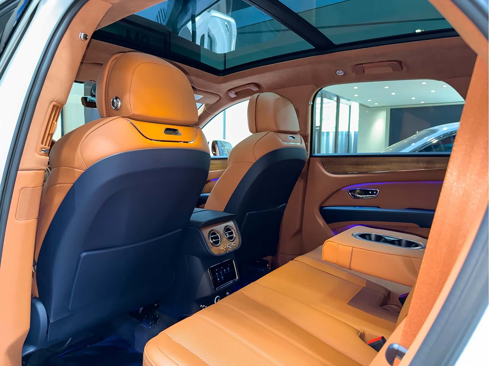 Bentley Bentayga, 2025 15