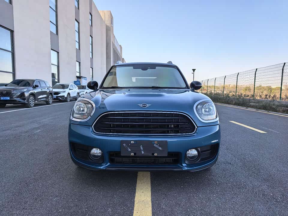 MINI COUNTRYMAN