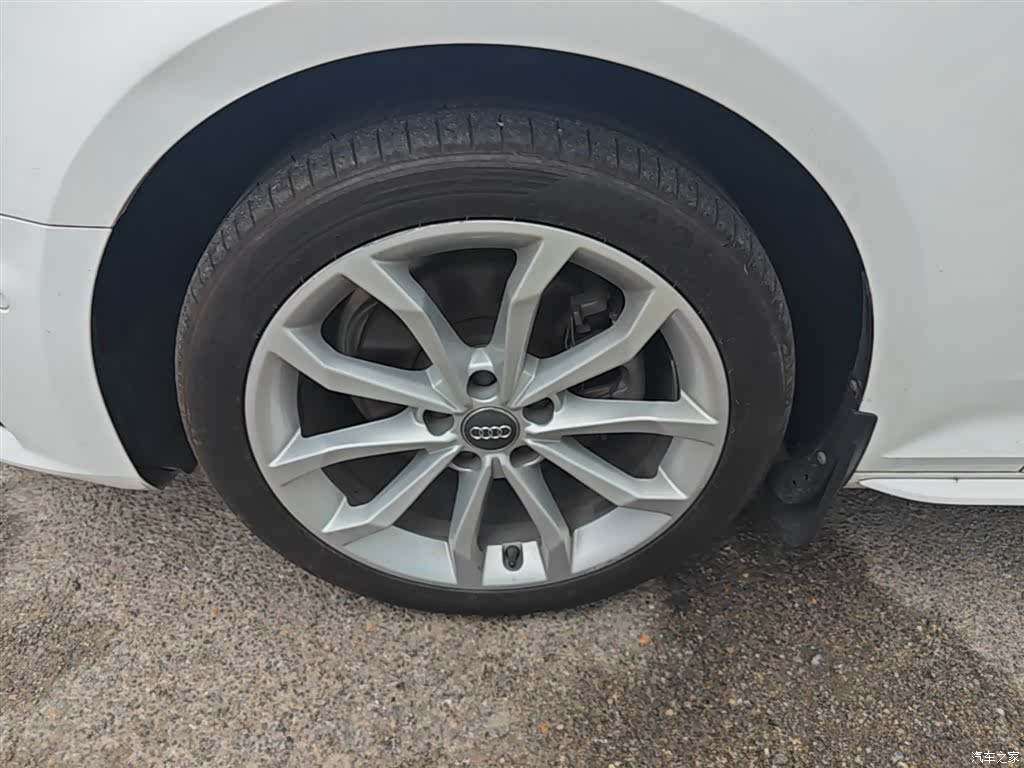 Audi A4L, 2020 23