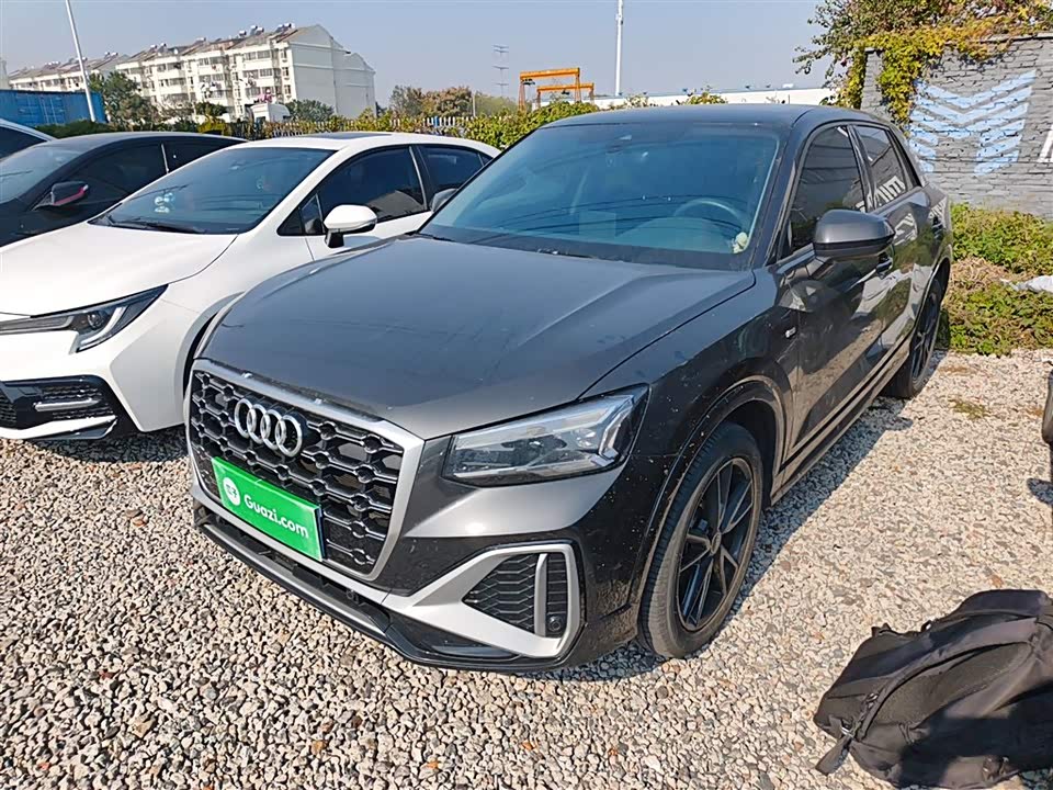 Audi Q2L