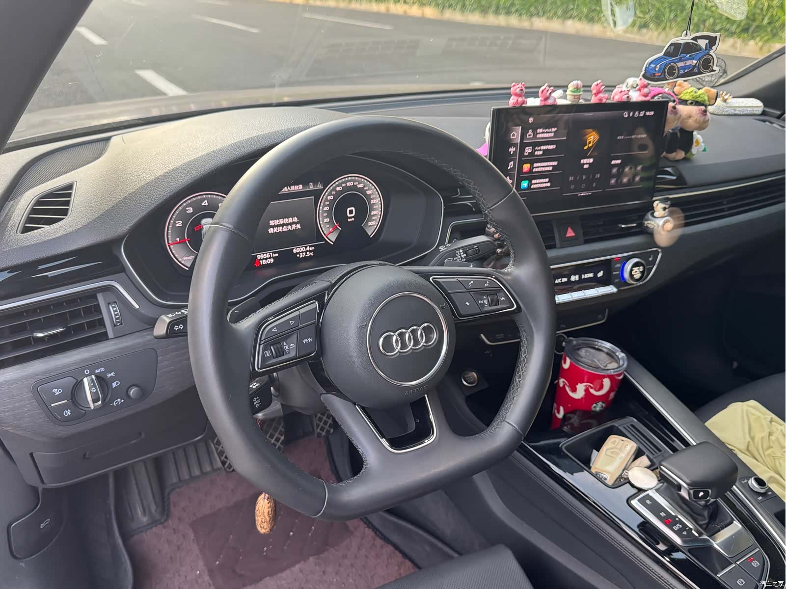 Audi A4L, 2023 все фото