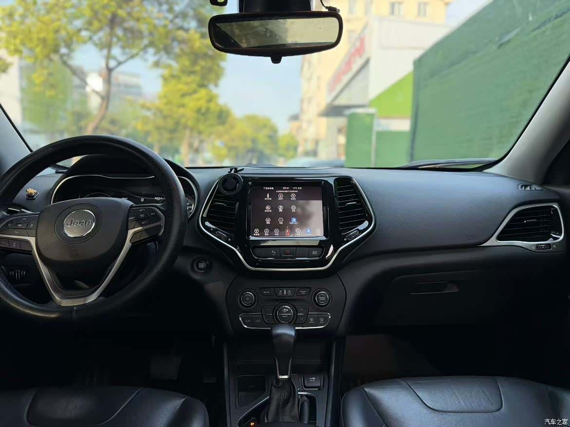 Jeep Cherokee, 2019 4