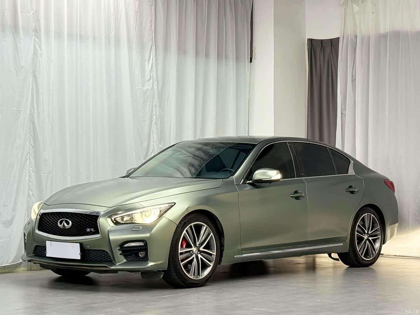 Infiniti Q50L