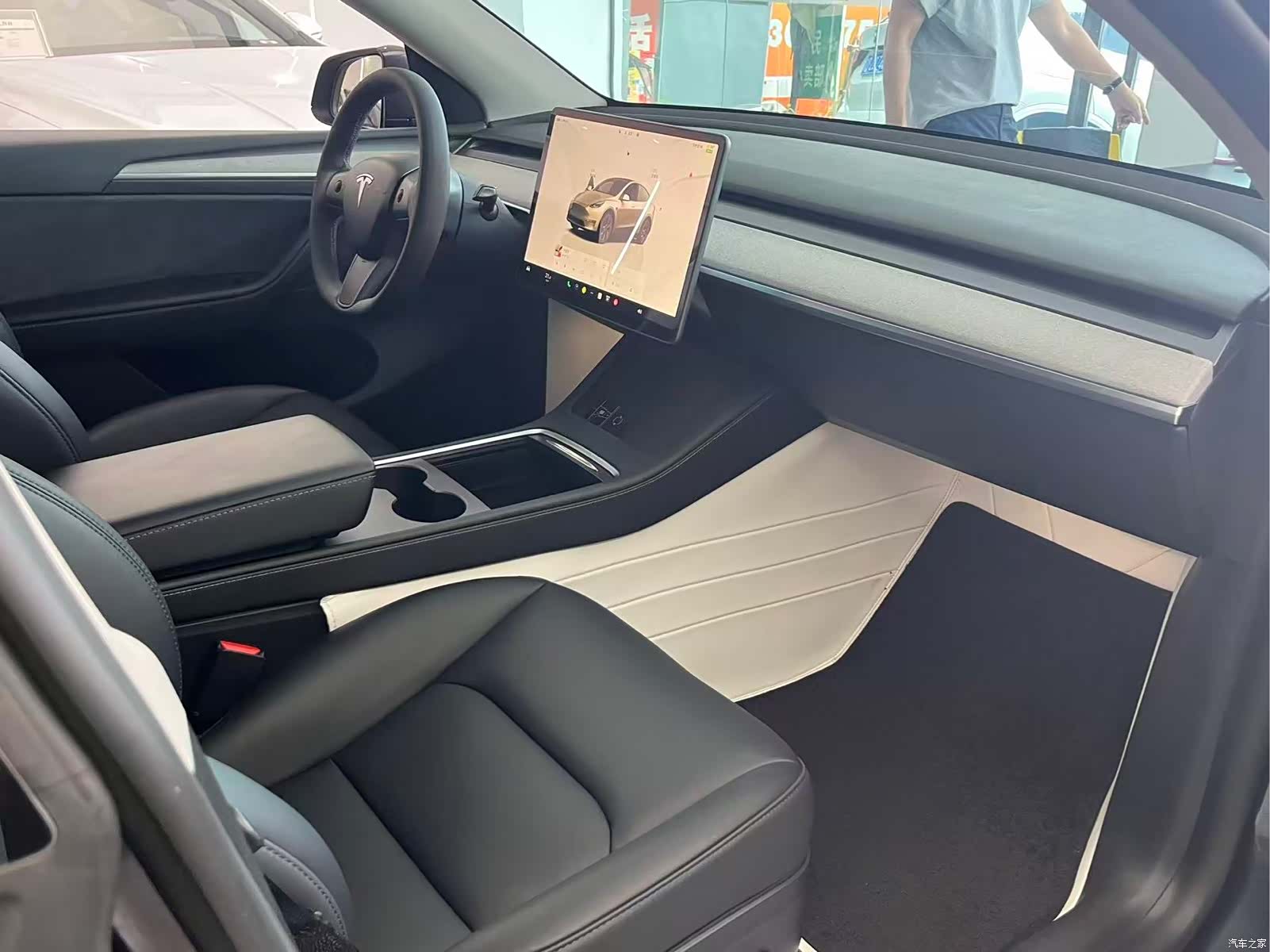 Tesla Model Y, 2024 10