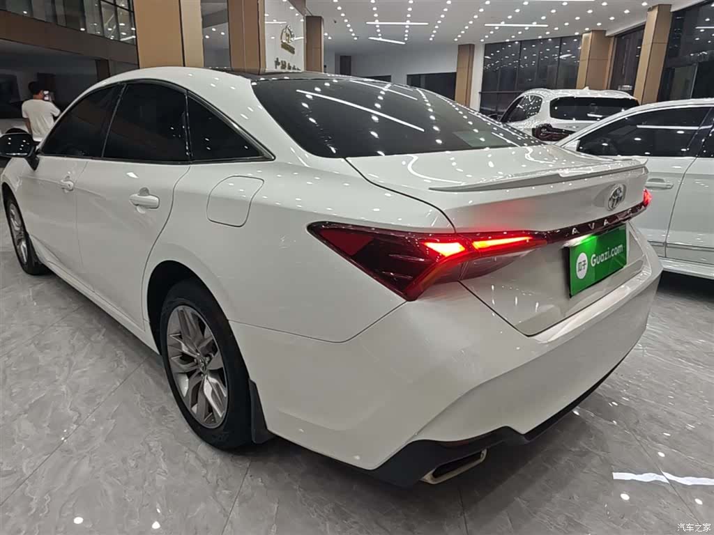 Toyota Avalon, 2019 все фото