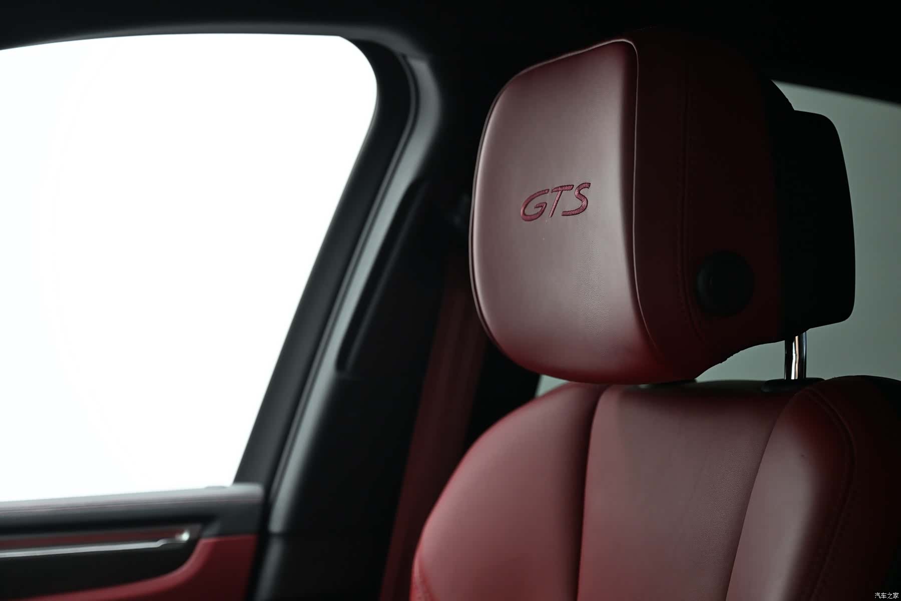 Porsche Macan, 2023 10