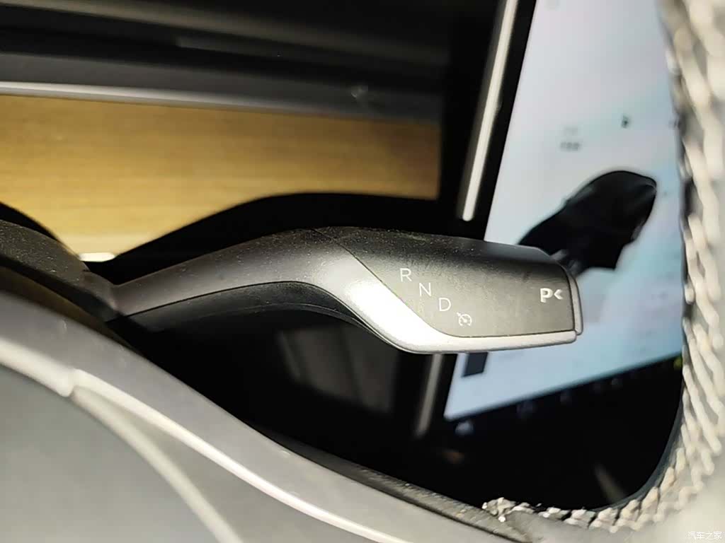 Tesla Model Y, 2023 14