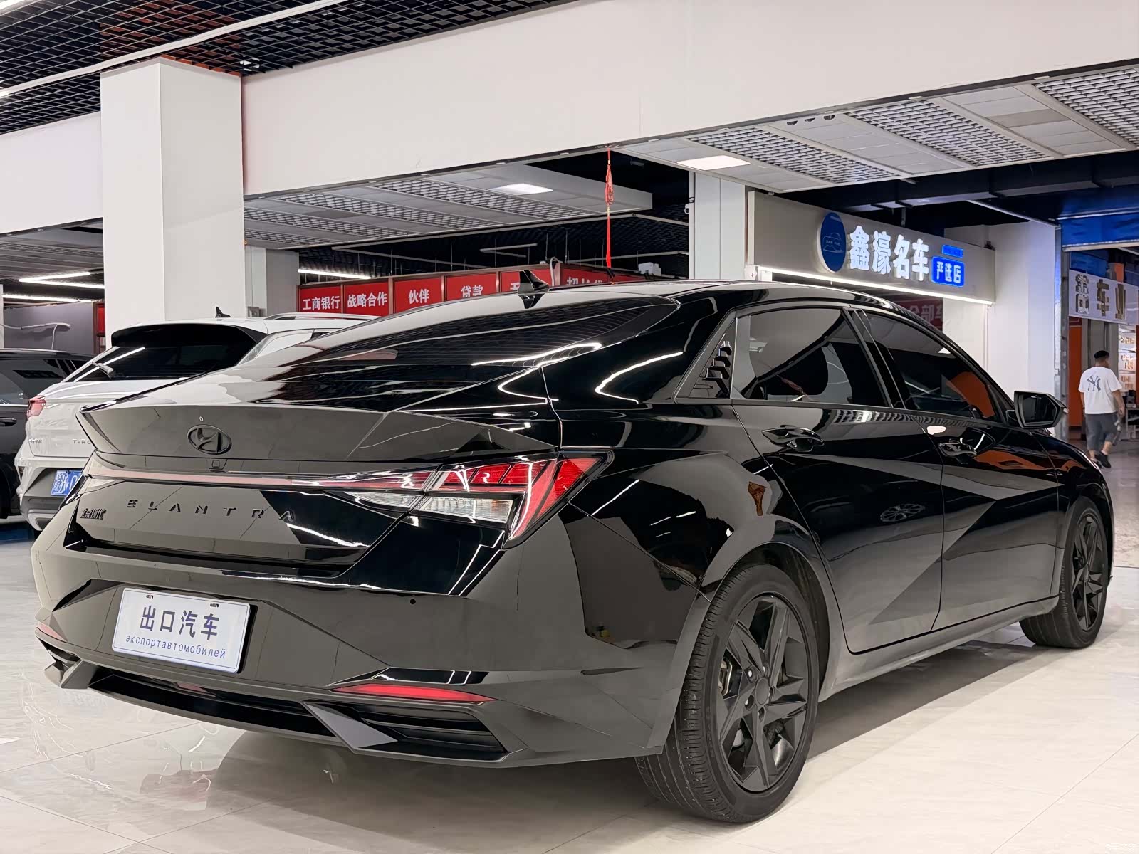 Hyundai Elantra, 2022 все фото