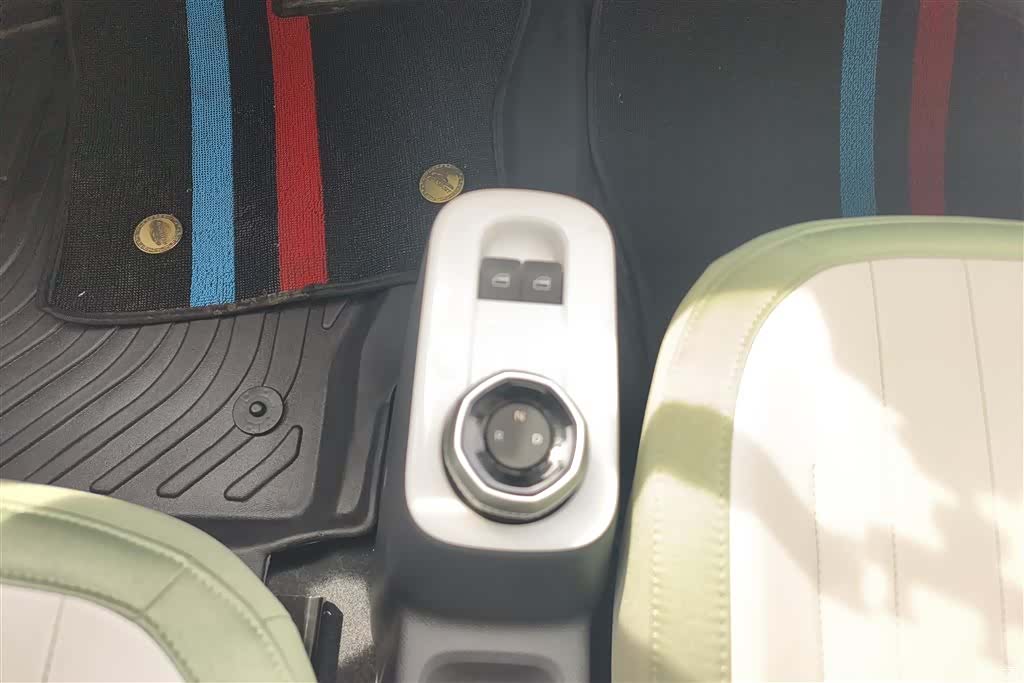 Geely Panda, 2025 16