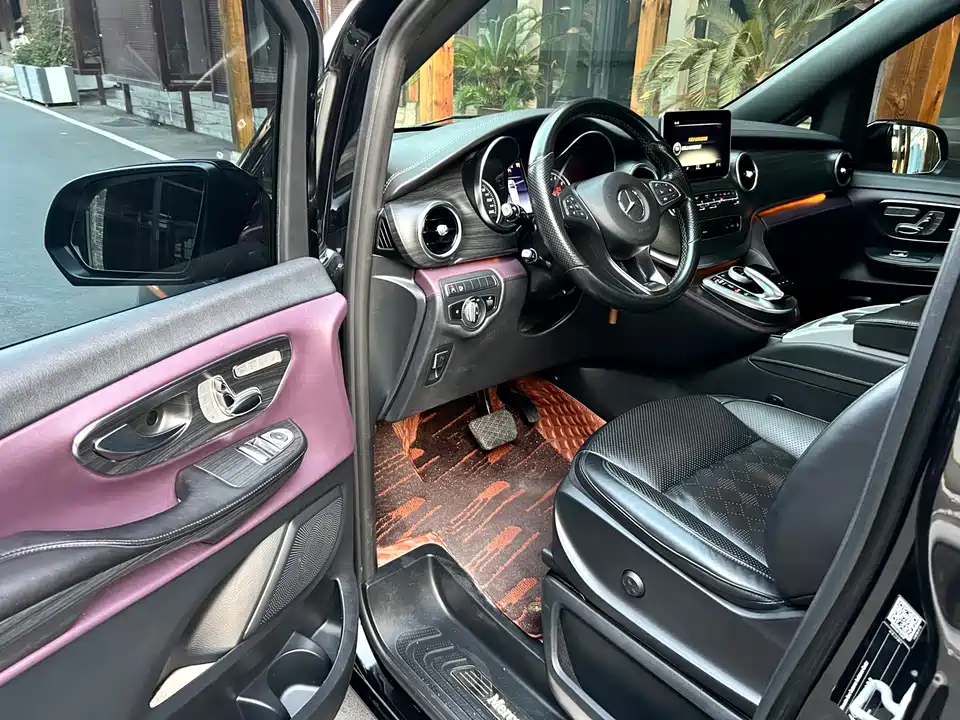 Mercedes-Benz V-class