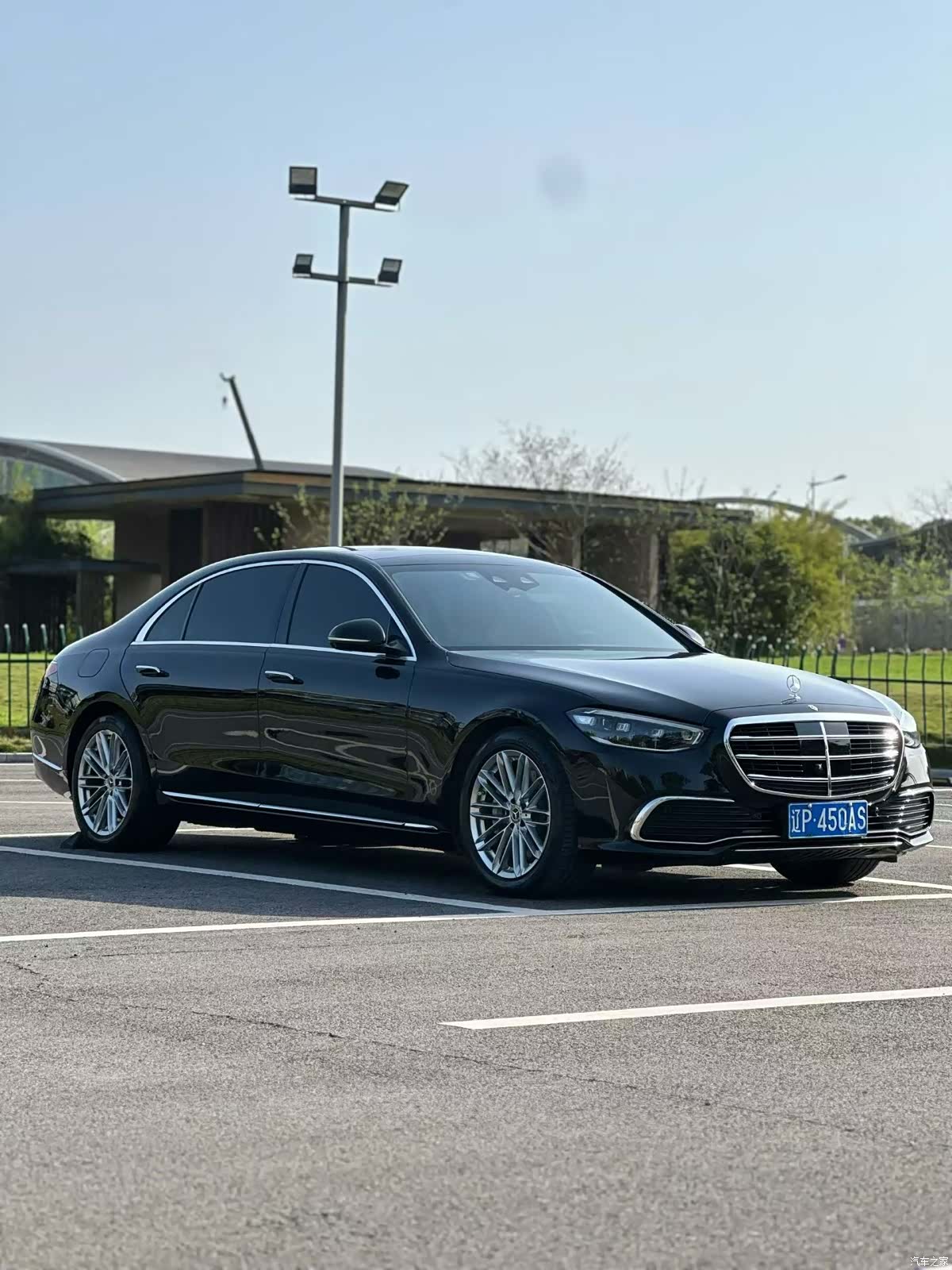 Mercedes-Benz S-Class, 2023 3