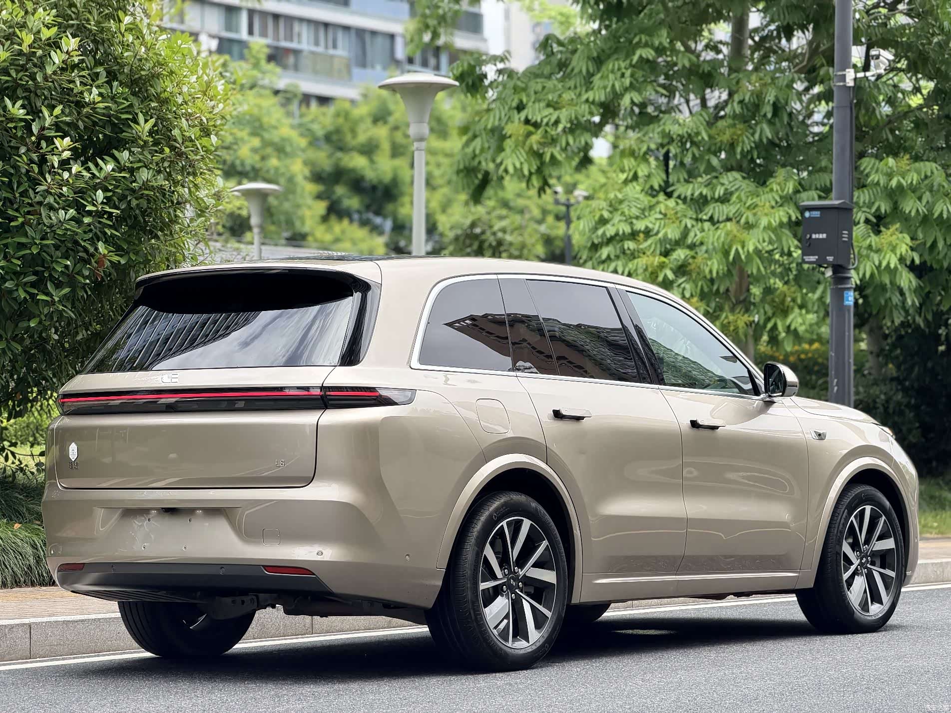 Li Auto L8, 2023 все фото