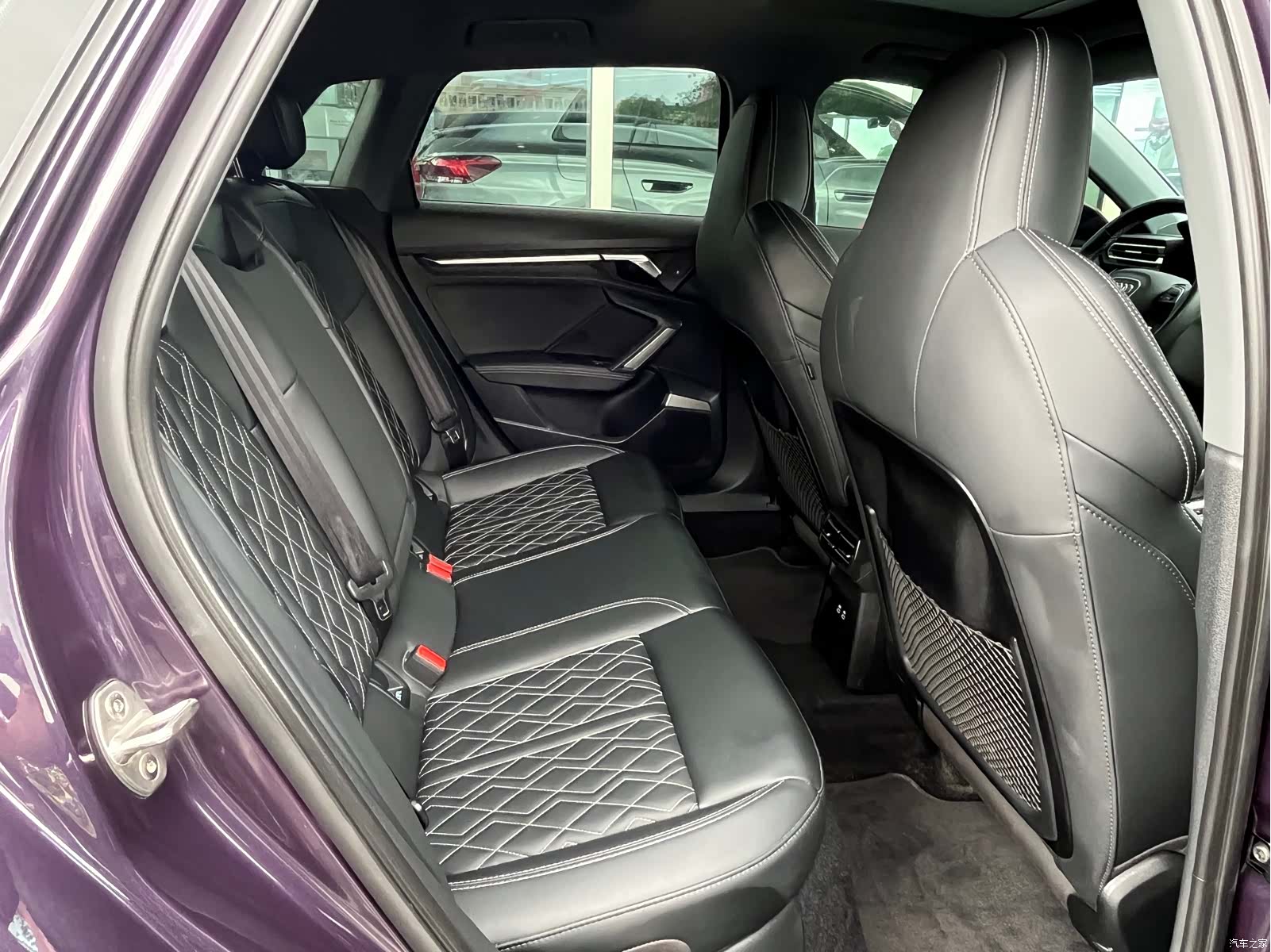 Audi Flying Spur, 2025 17