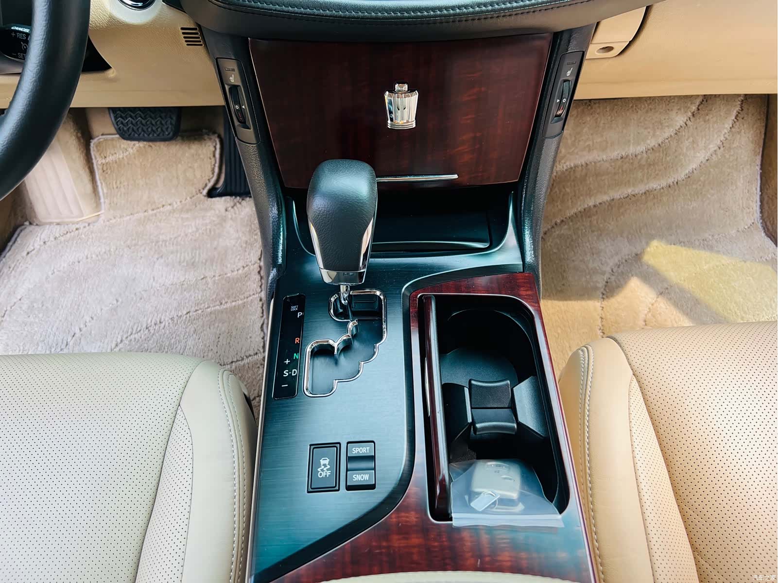 Toyota Crown, 2011 17
