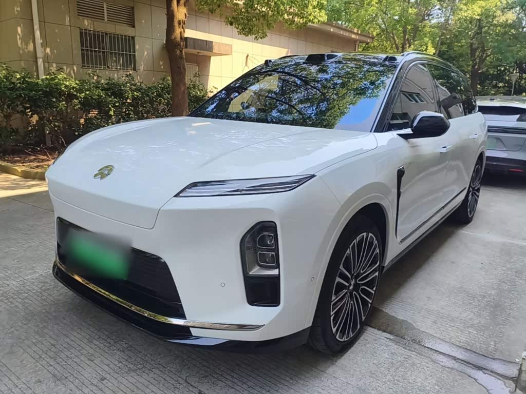 NIO ES8