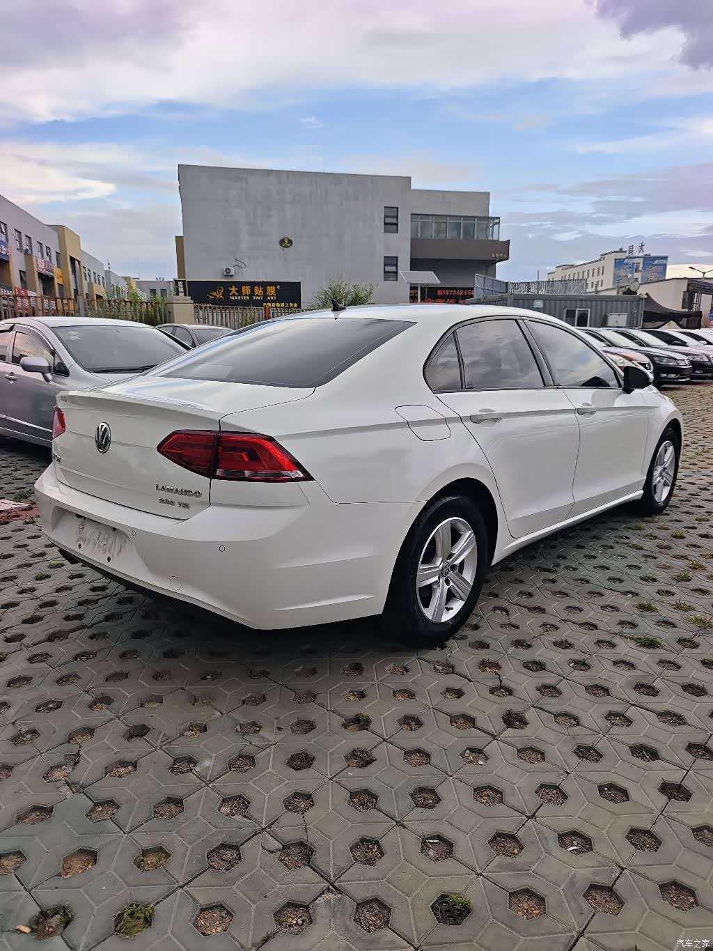 Volkswagen Lamando, 2016 9