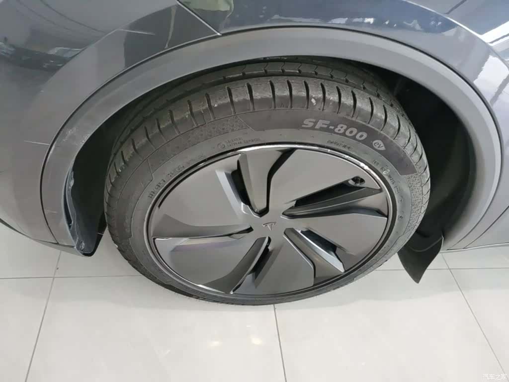 Tesla Model Y, 2025 23