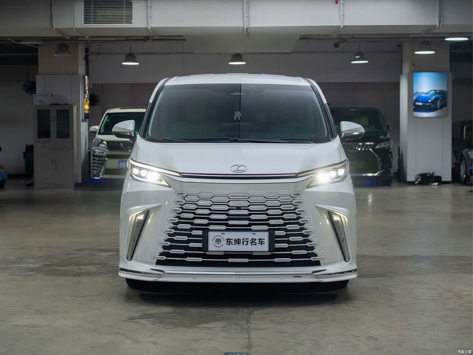 Lexus LM, 2025 2