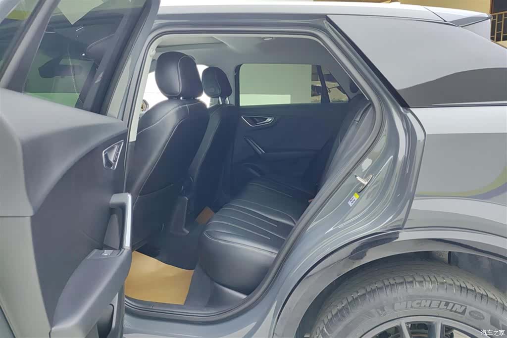 Audi Q2L, 2020 11