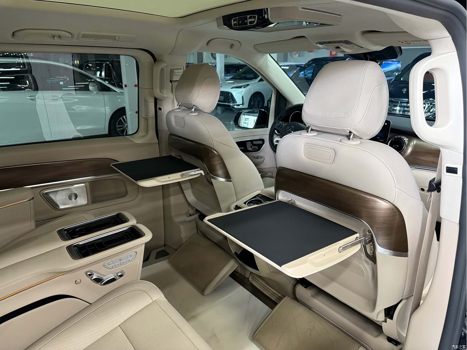Mercedes-Benz V-Class, 2024 все фото