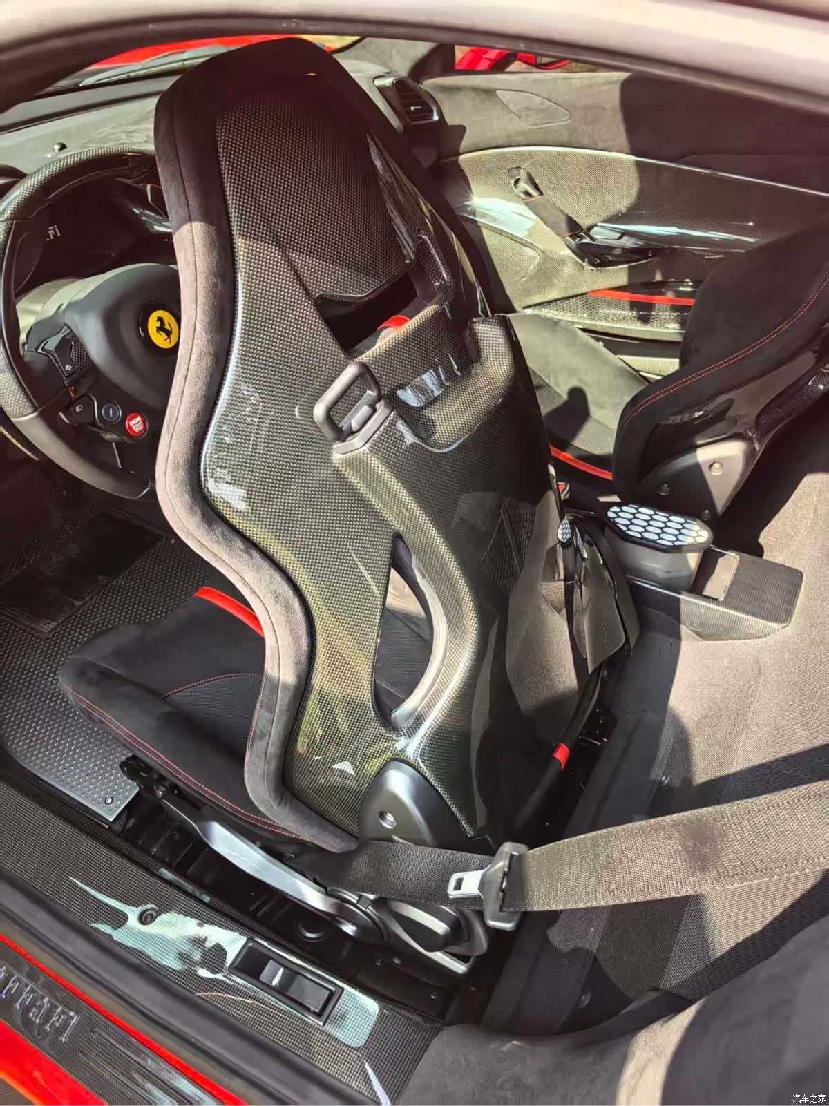 Ferrari 488, 2019 8