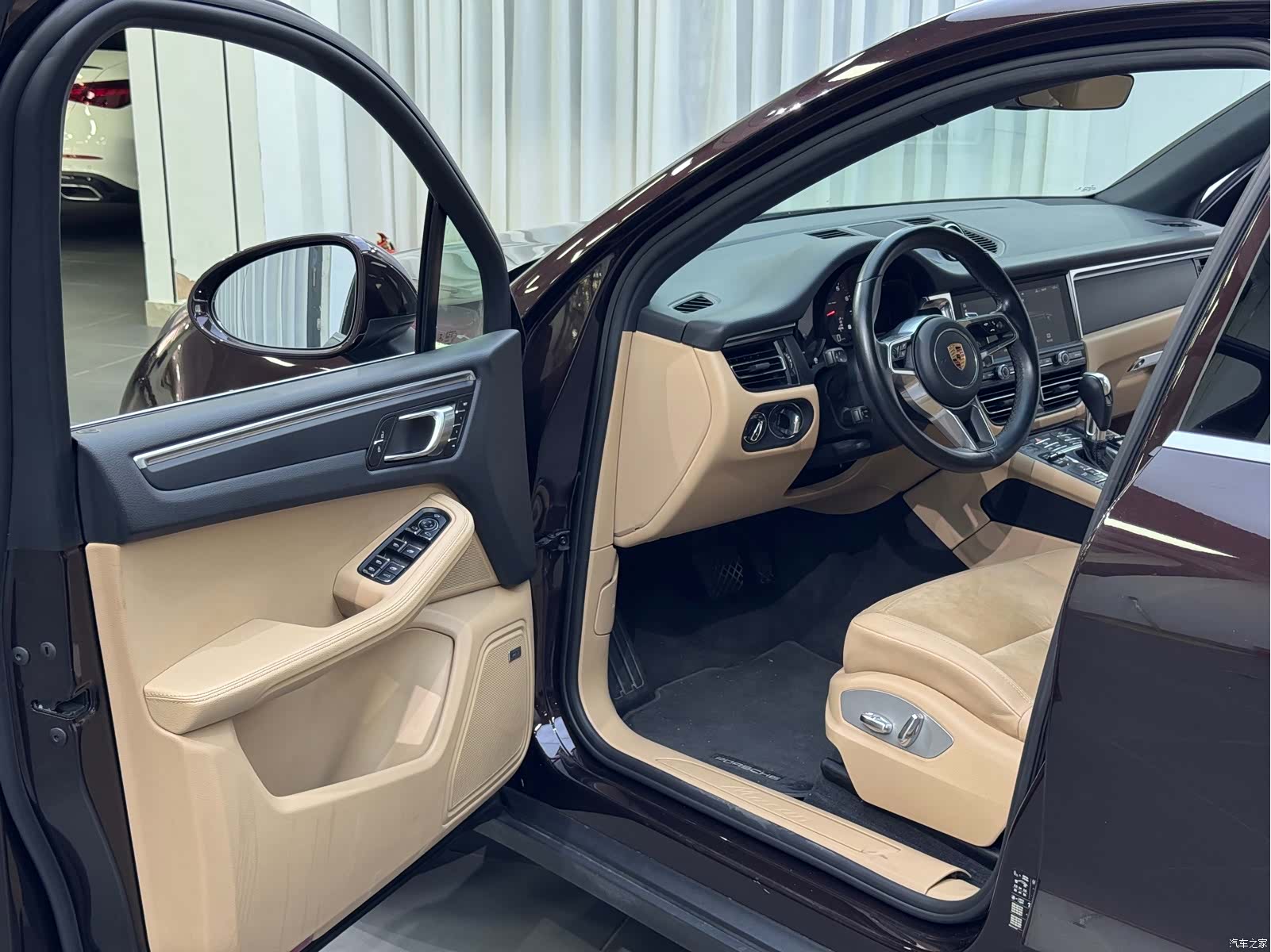Porsche Macan, 2020 все фото