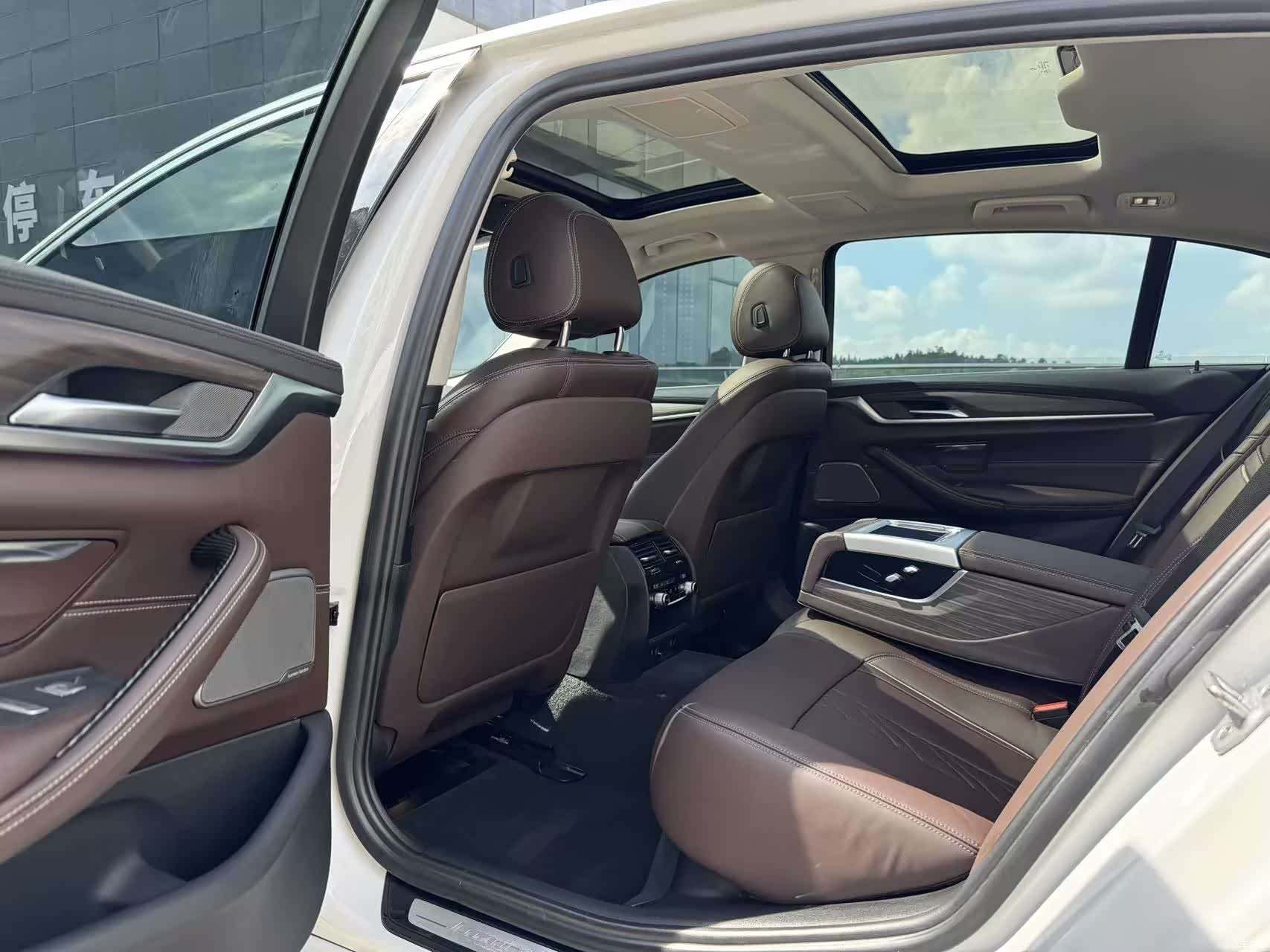 BMW 5 Series, 2018 6