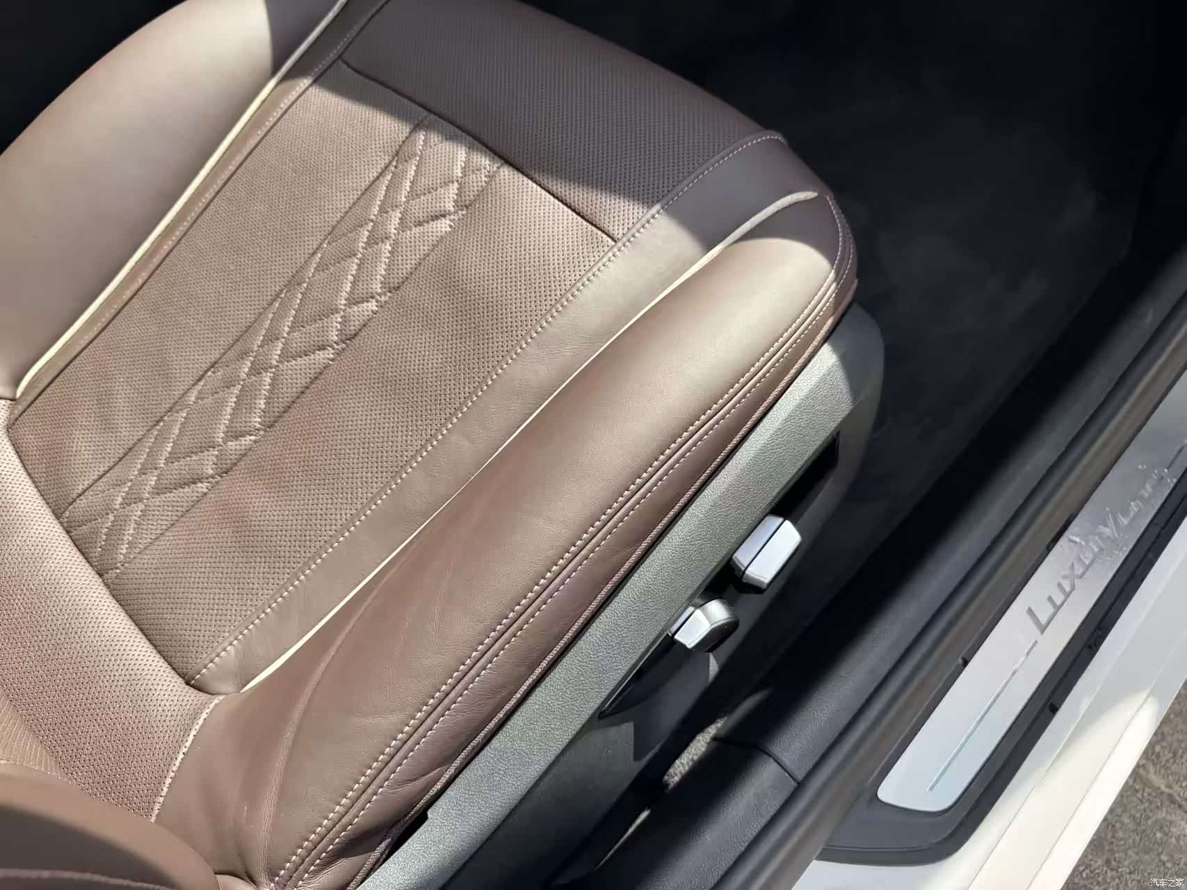 BMW 5 Series, 2018 25