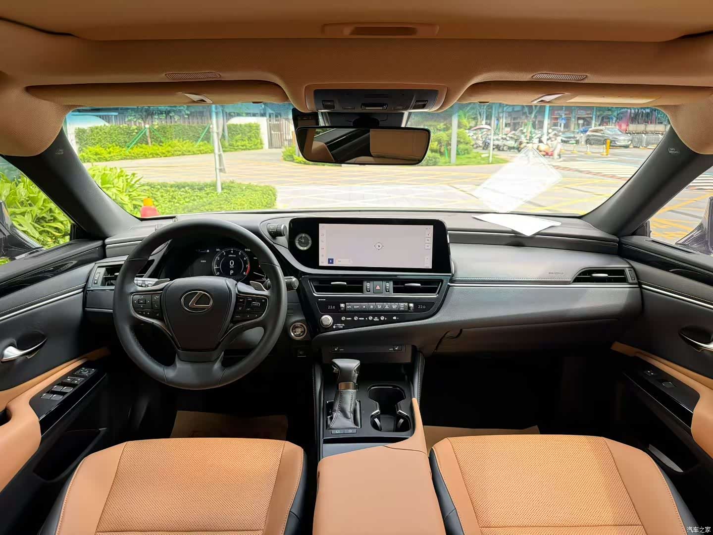 Lexus ES, 2023 все фото