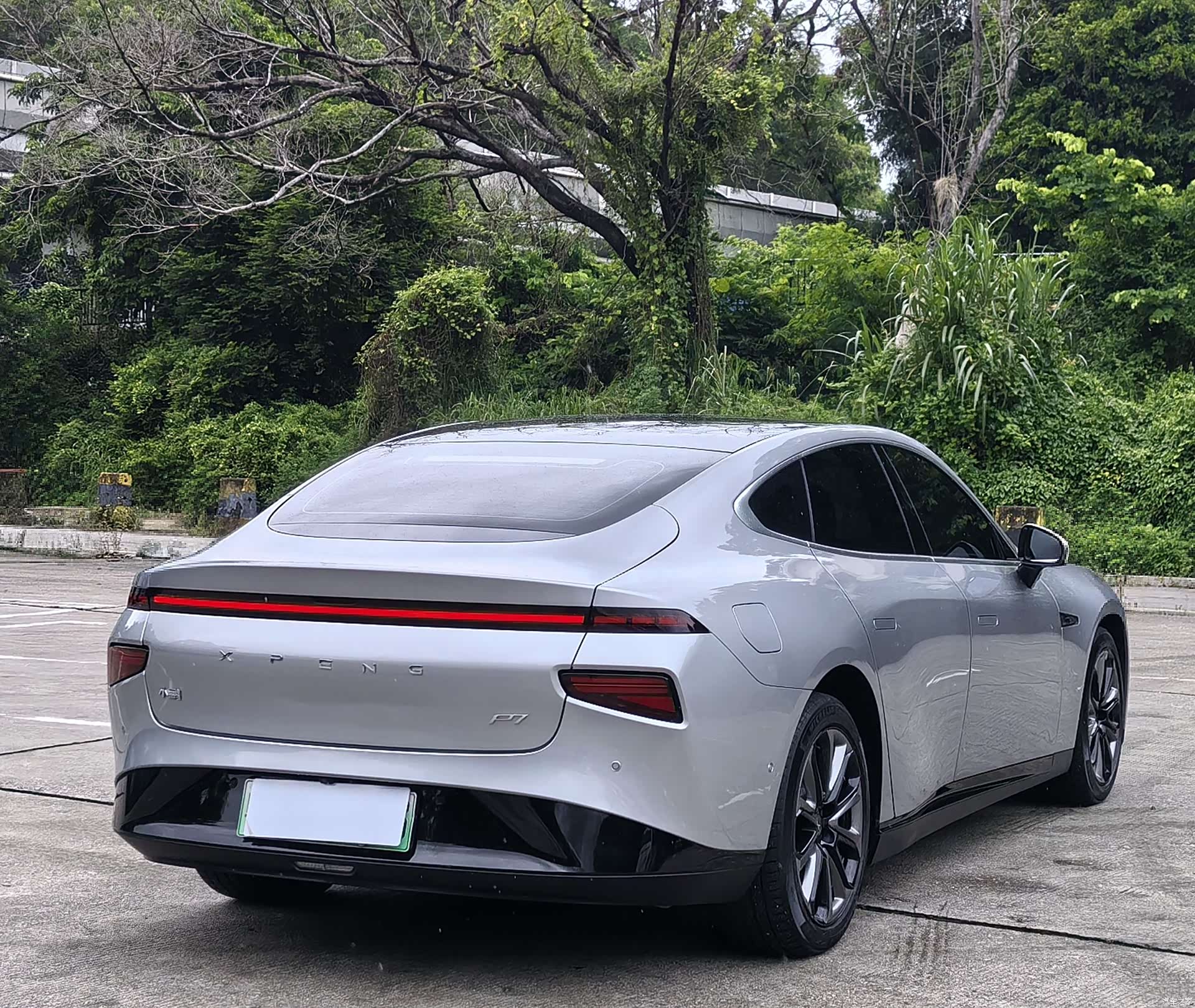 Xpeng P7, 2022 8
