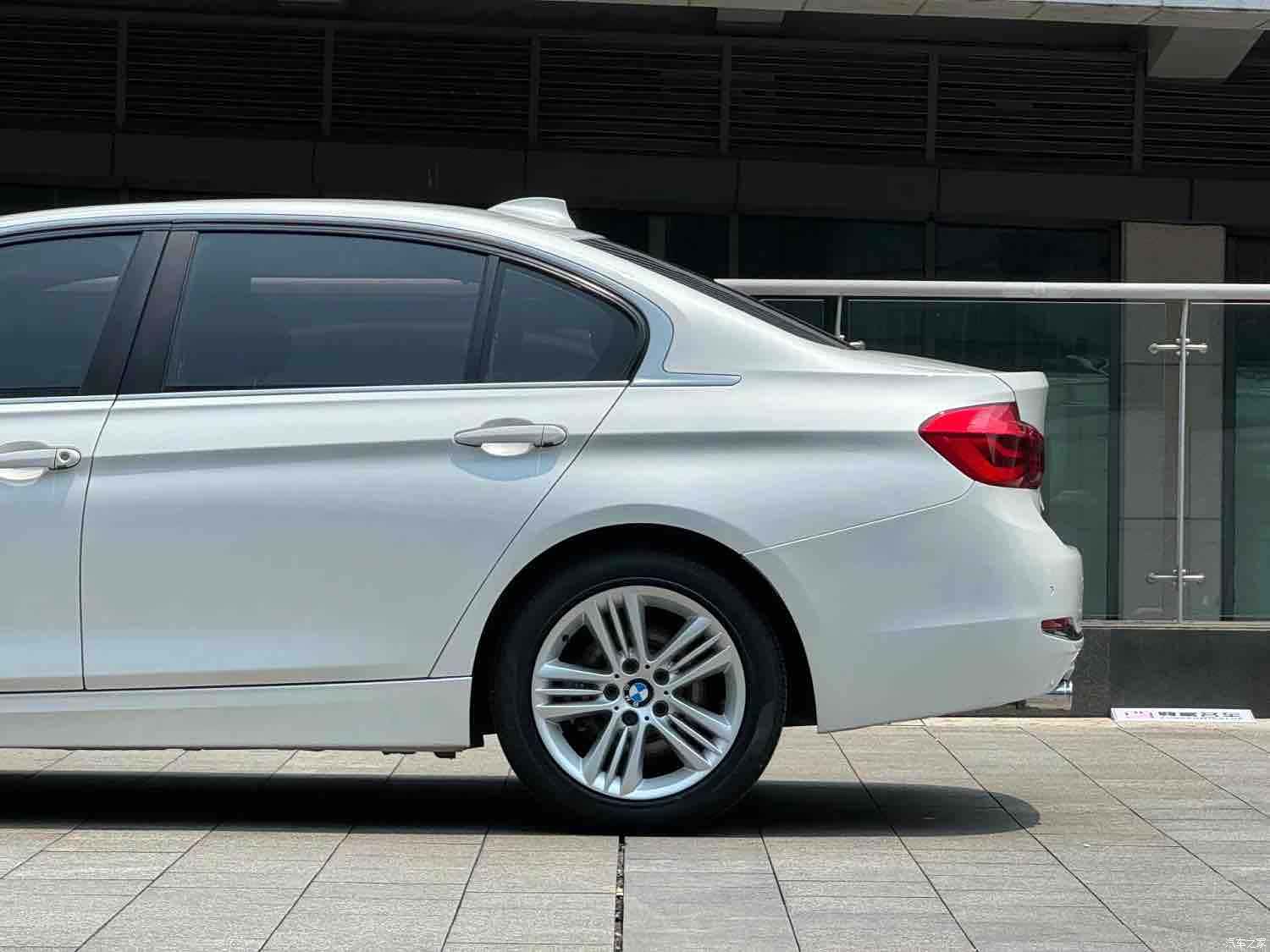 BMW 3 Series, 2017 все фото
