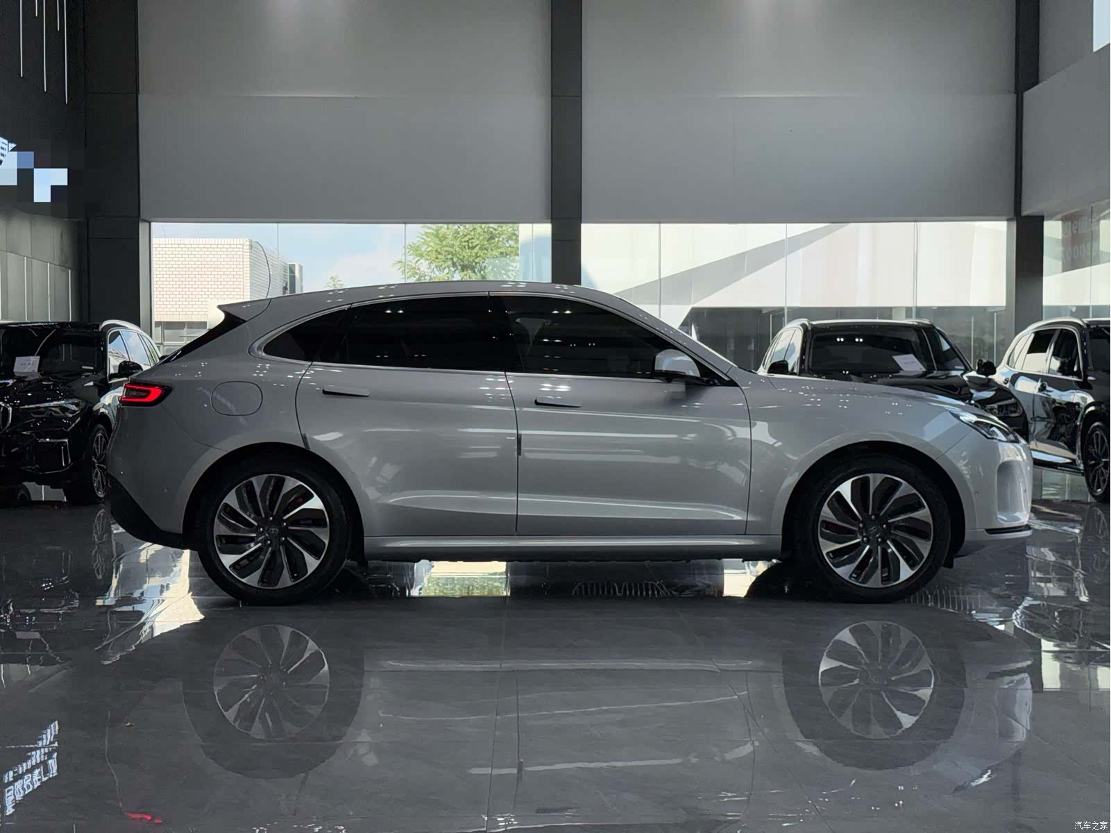 AITO M5, 2022 3