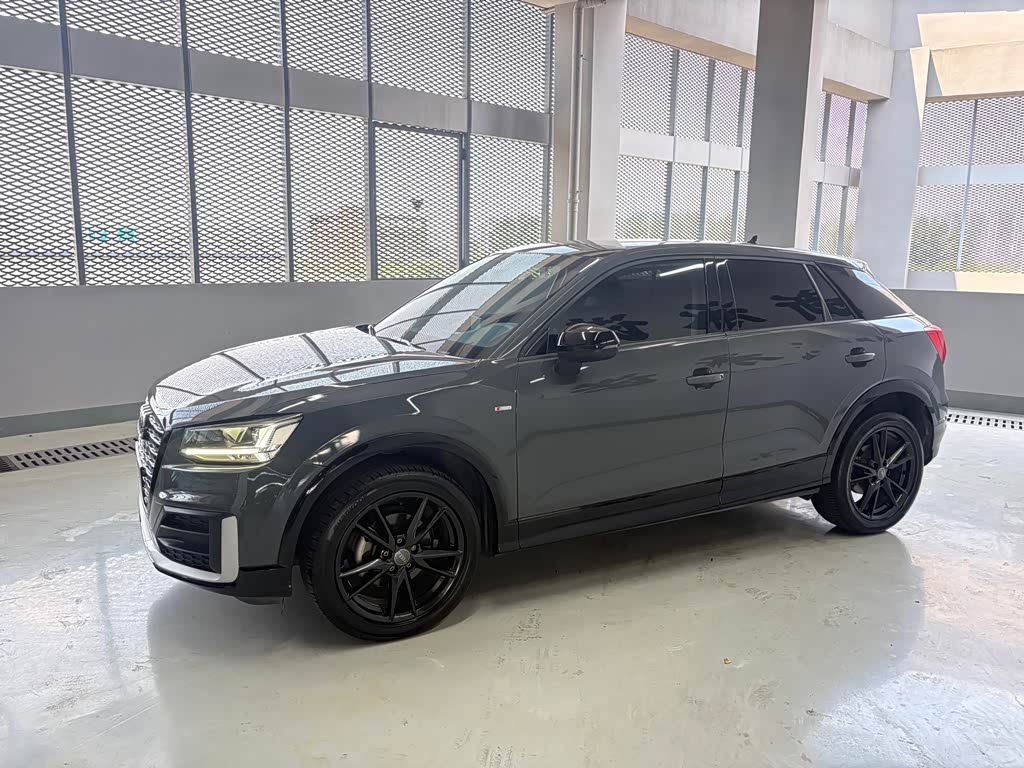 Audi Q2L