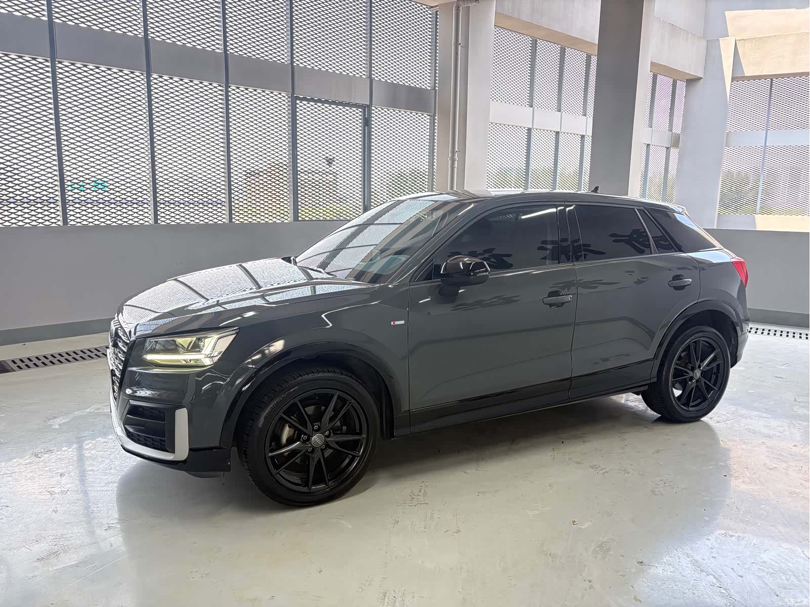 Audi Q2L, 2020 1