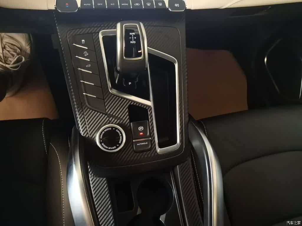 Geely Boyue, 2022 14