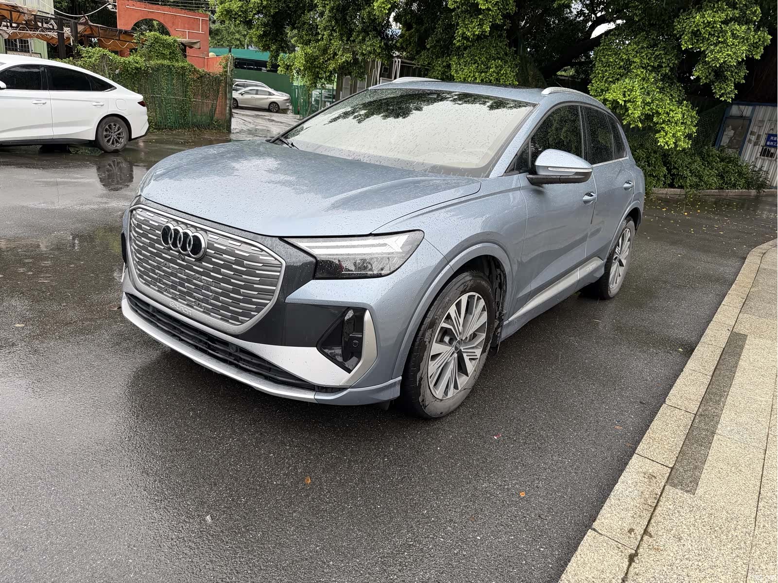Audi Q4 e-tron, 2022 1