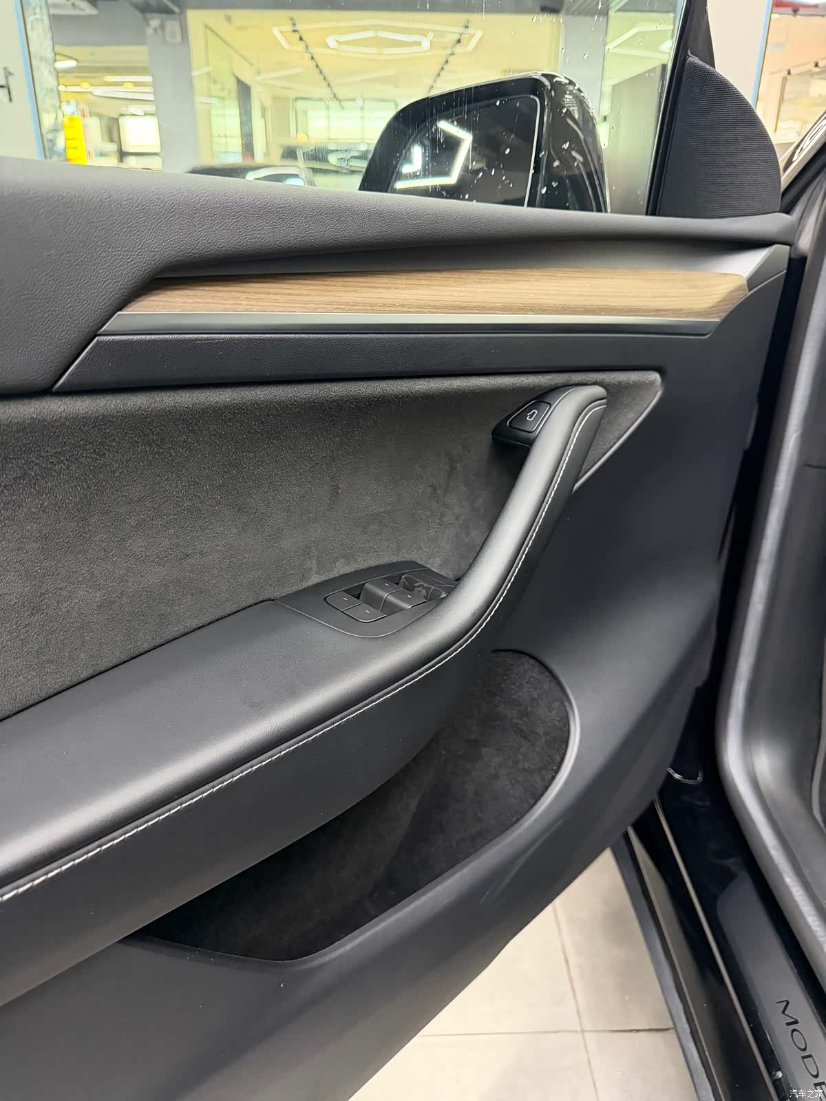 Tesla Model Y, 2022 10