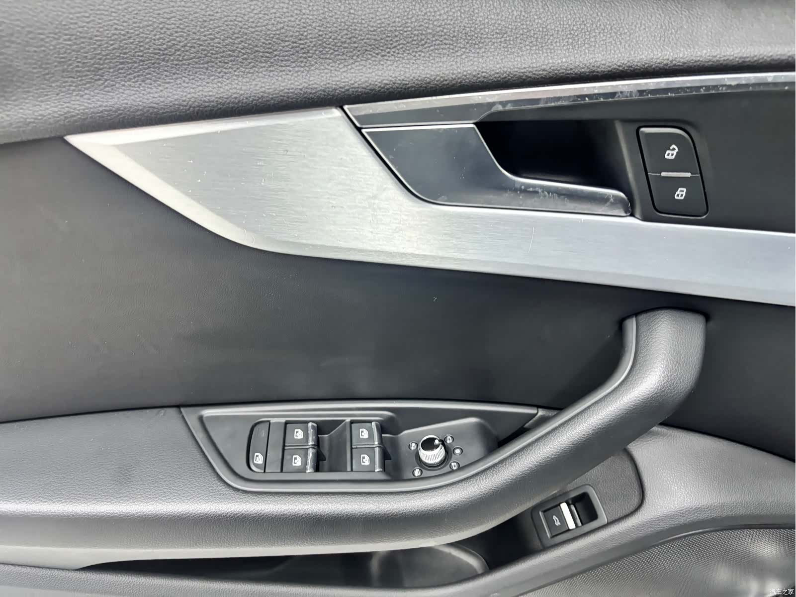 Audi A4L, 2021 все фото