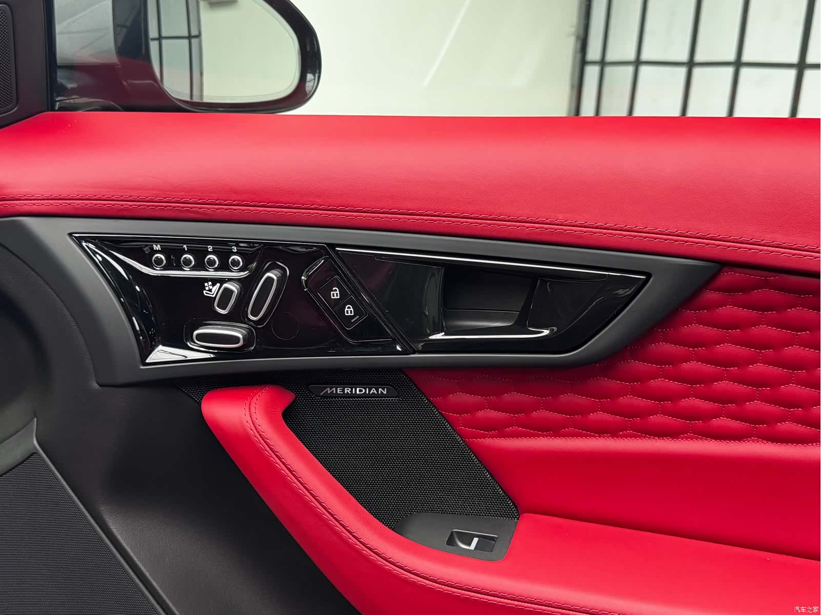 Jaguar F-TYPE, 2024 22