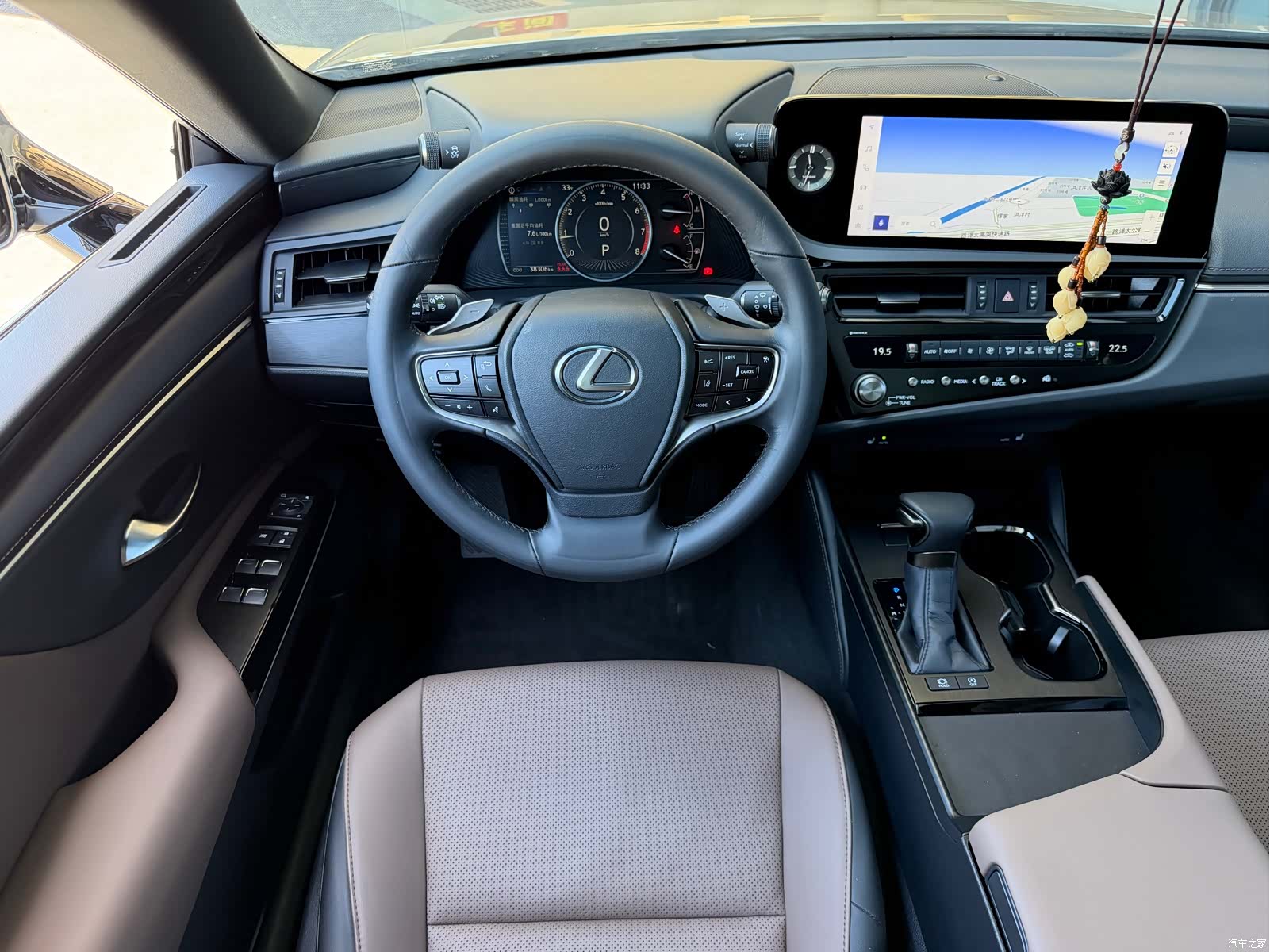 Lexus ES, 2024 11