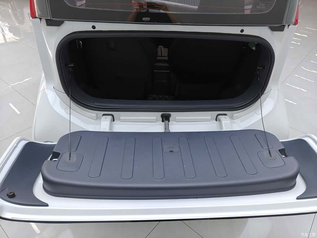 Wuling NanoEV, 2022 7