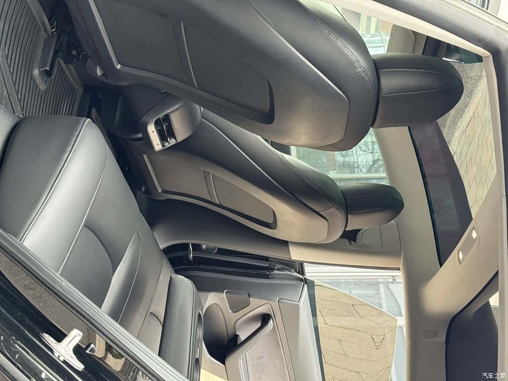 Tesla Model 3, 2020 13